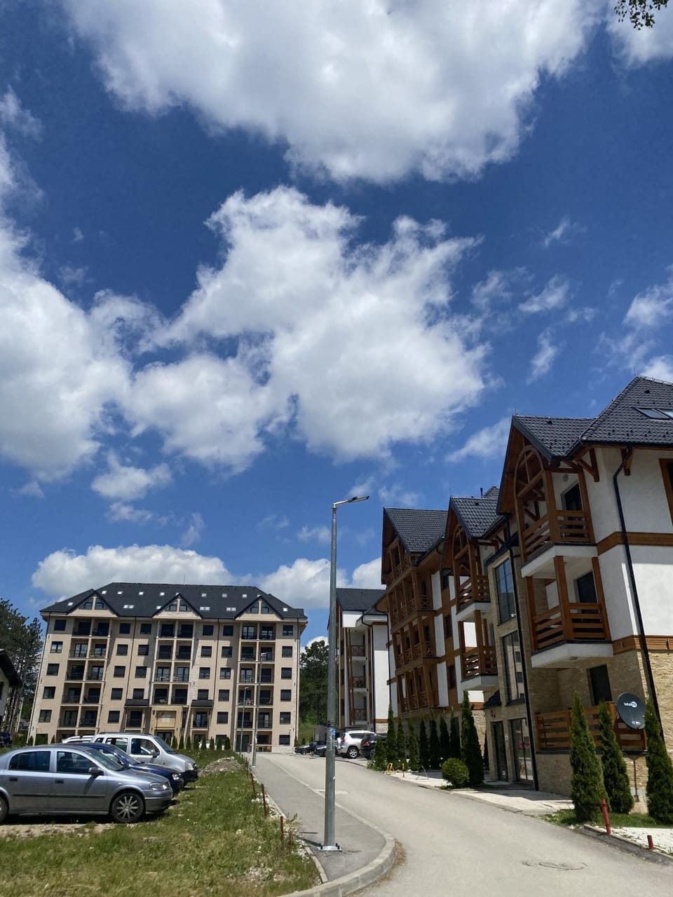 Neighbourhood, Street view