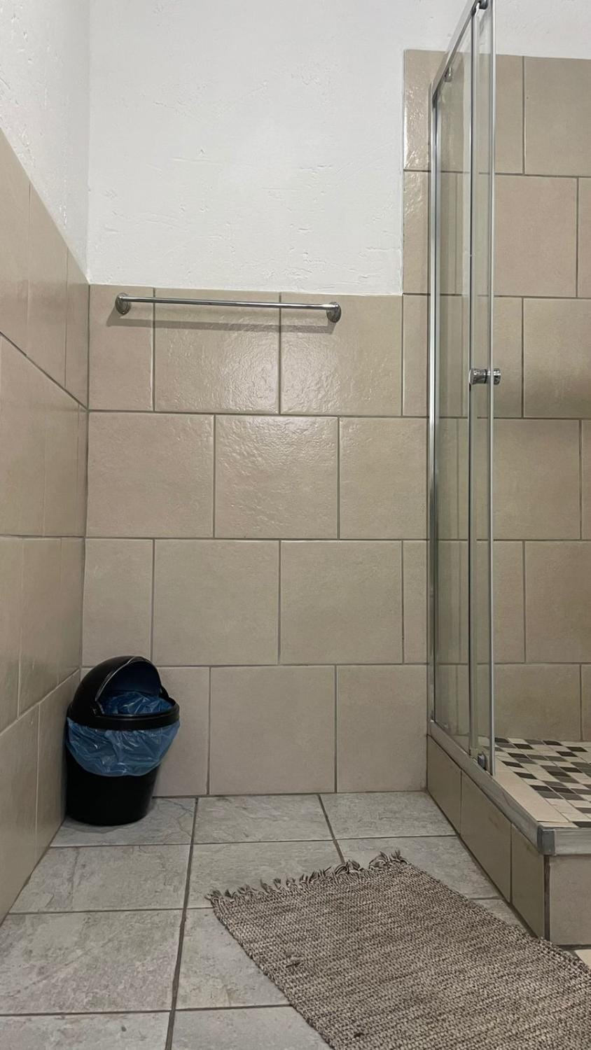 Shower, Bathroom, towels
