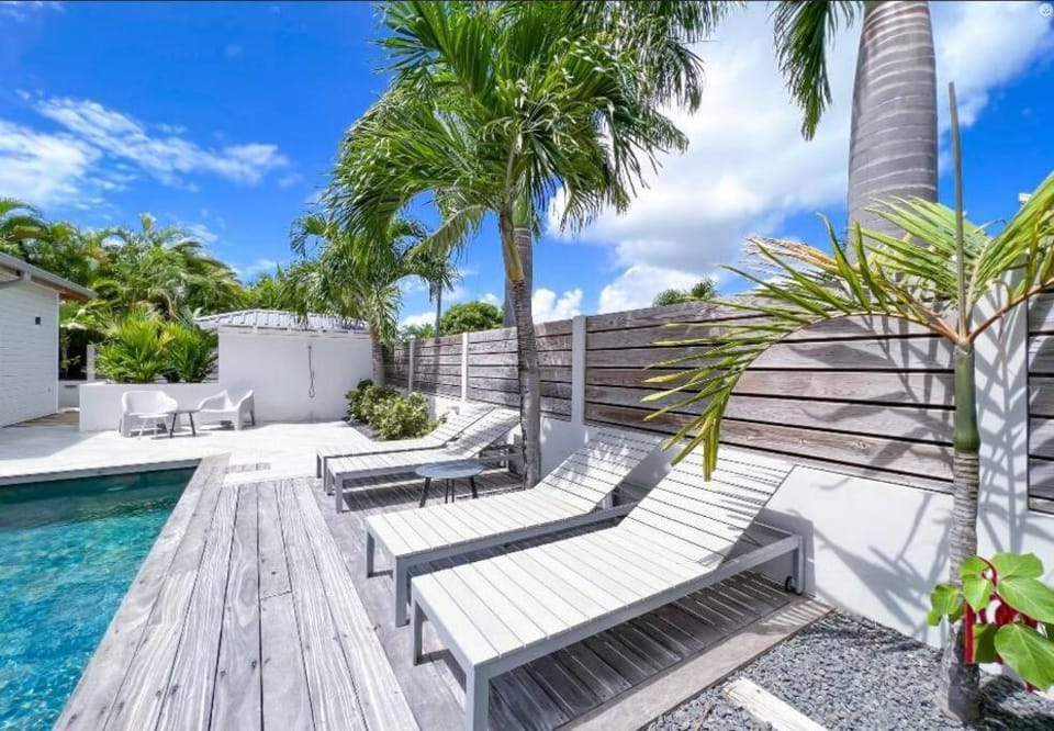 Patio, Day, Garden, Garden view, Pool view, Swimming pool, sunbed
