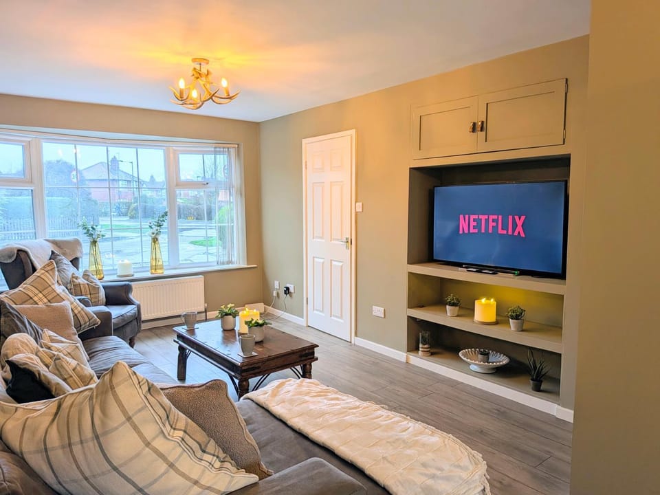 TV and multimedia, Living room, Seating area