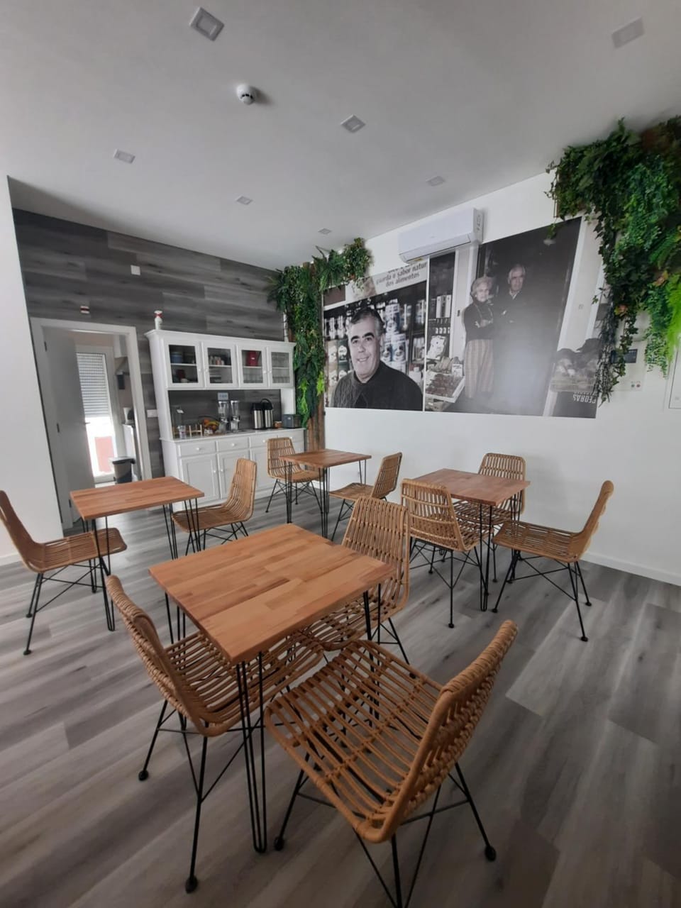Dining area, Breakfast