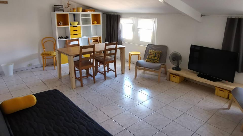 Living room, Dining area