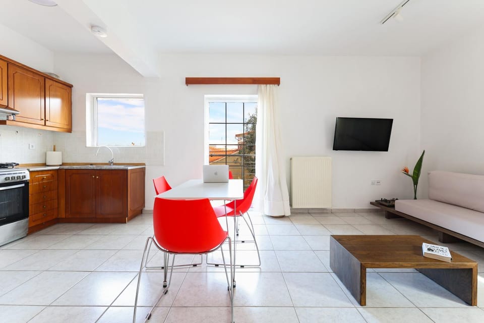 TV and multimedia, Kitchen or kitchenette, Seating area