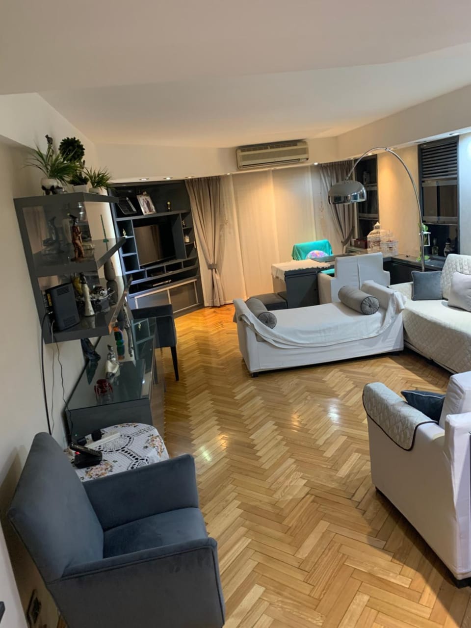 Tagle-Recoleta Apartment in Buenos Aires