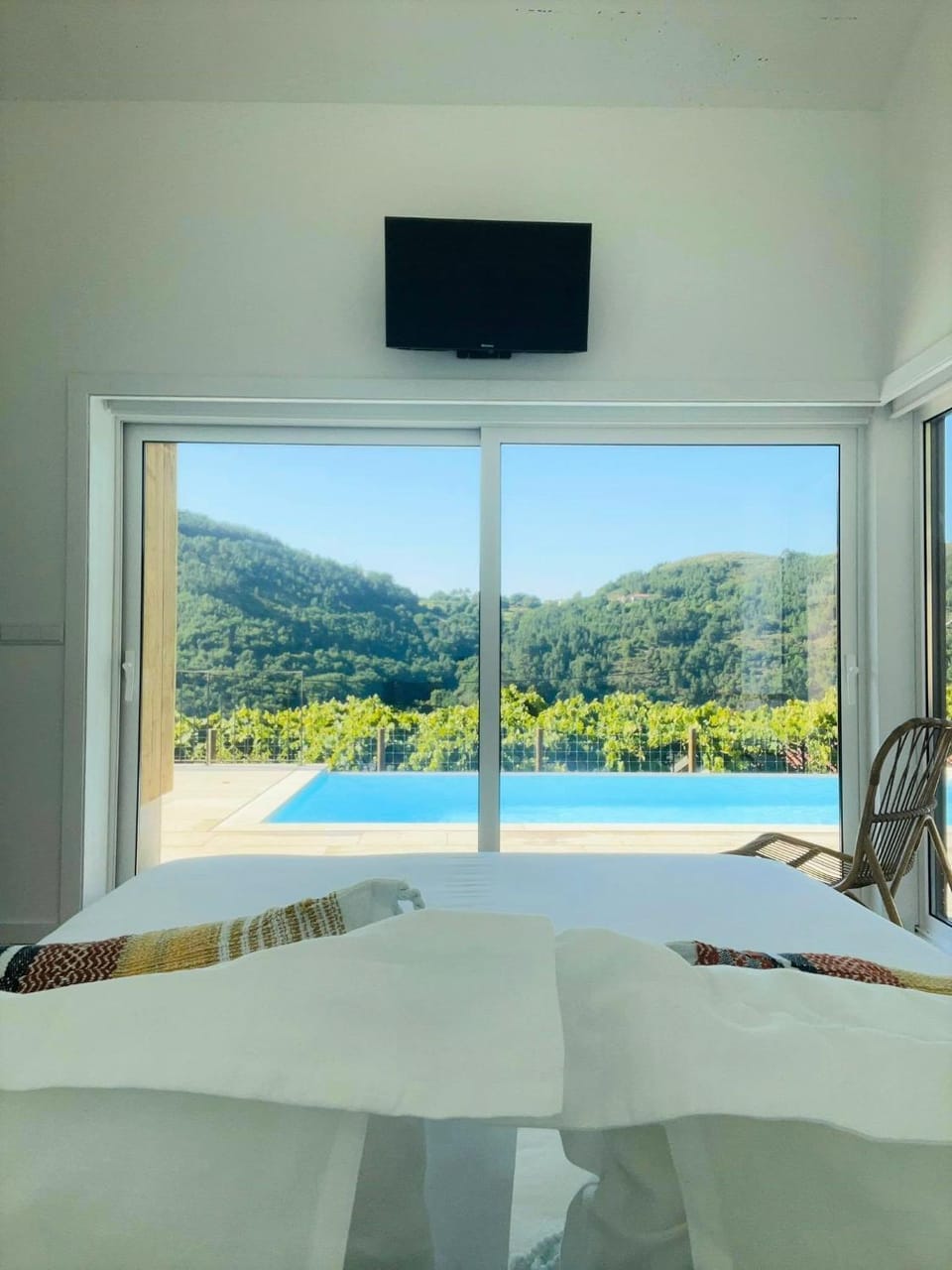 Garden, Balcony/Terrace, Photo of the whole room, Bedroom, Garden view, Mountain view, Pool view, Swimming pool