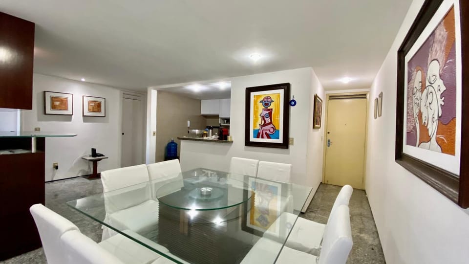 Apartamento vista mar, 2 Suítes, WC Social,2 vagas Apartment in Fortaleza