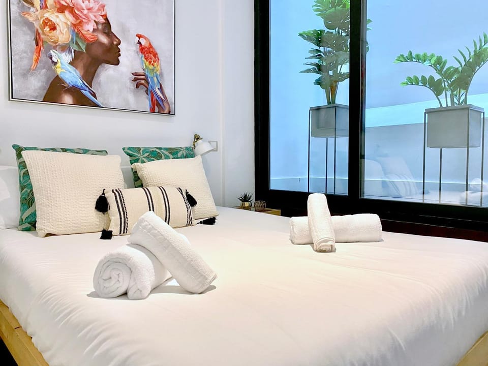 Bed, Bedroom