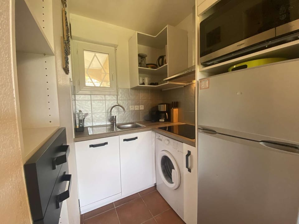 Sainte-Maxime: Appart 3P climatisé avec piscine, parking privé et jardin calme - FR-1-226-471 Apartment in Sainte-Maxime