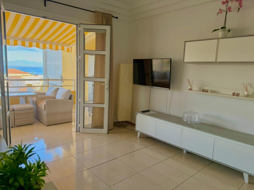 Ocean view apartment in Orlando by AltamarHomes Apartment in Costa Adeje