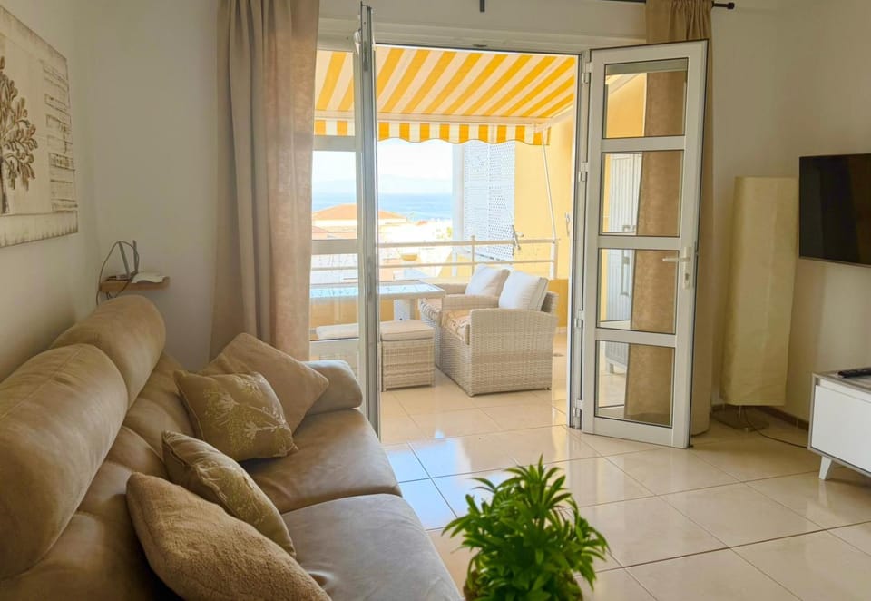 Ocean view apartment in Orlando by AltamarHomes Apartment in Costa Adeje