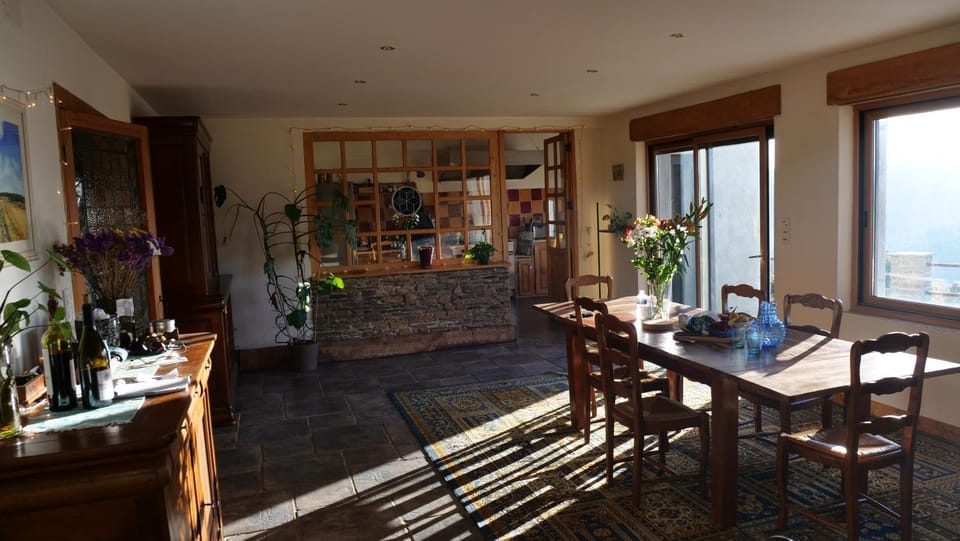 Living room, Dining area