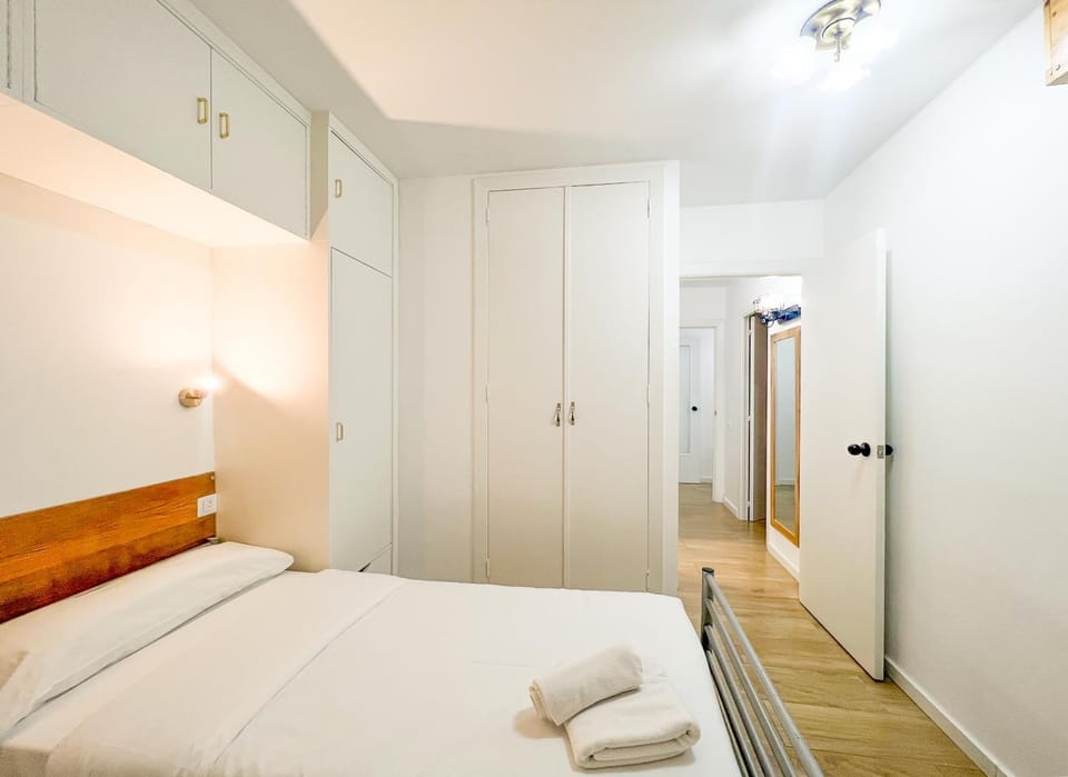 Bedroom, wardrobe