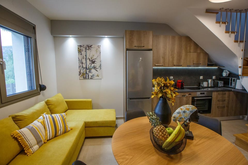 Kitchen or kitchenette, Living room, Dining area