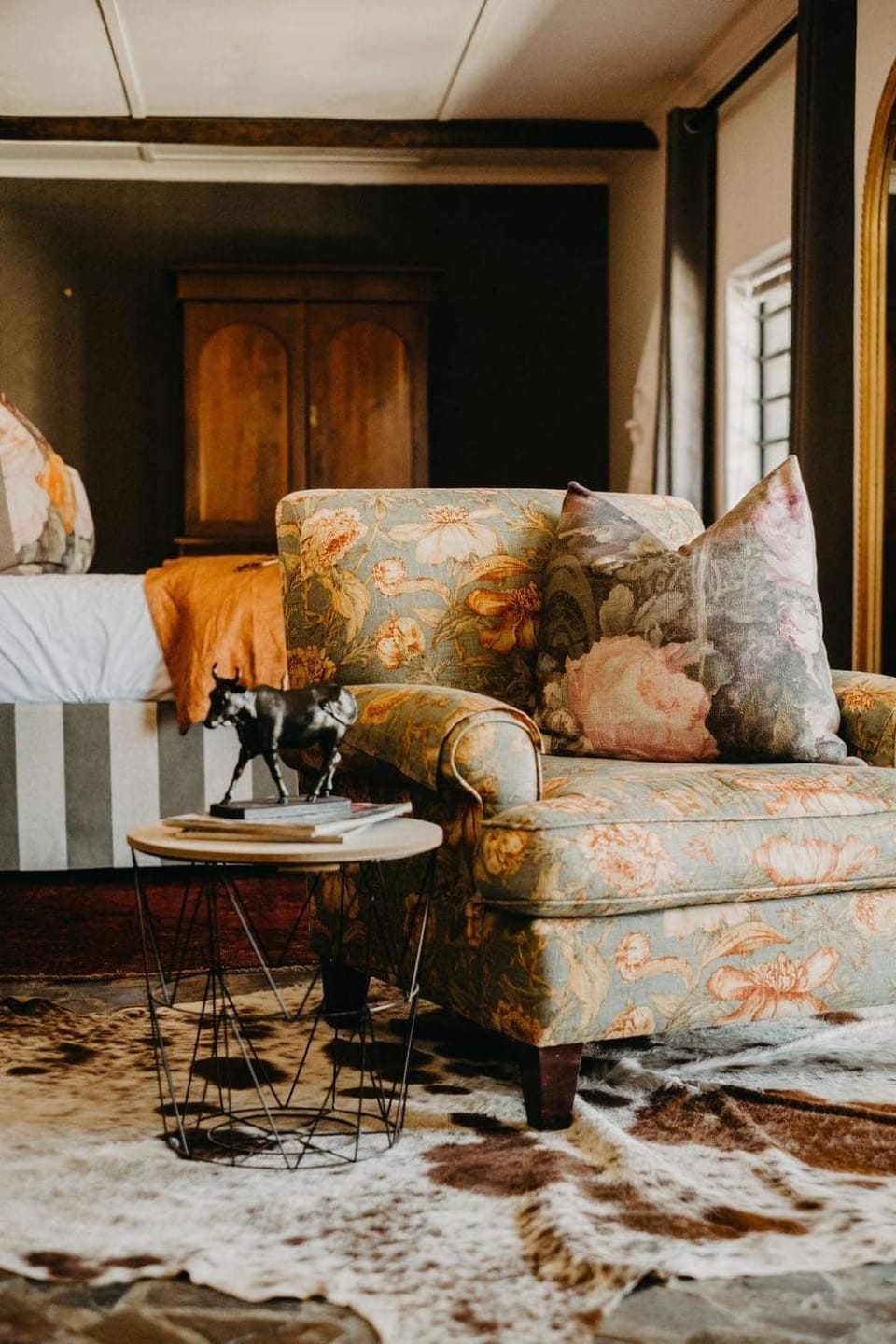 Seating area, Bedroom