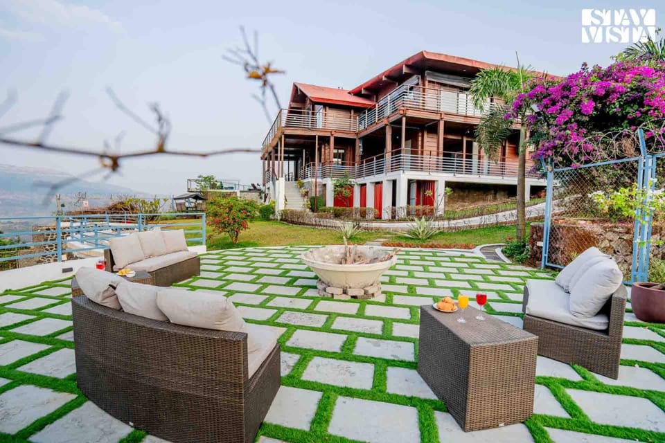 Property building, Patio, Garden
