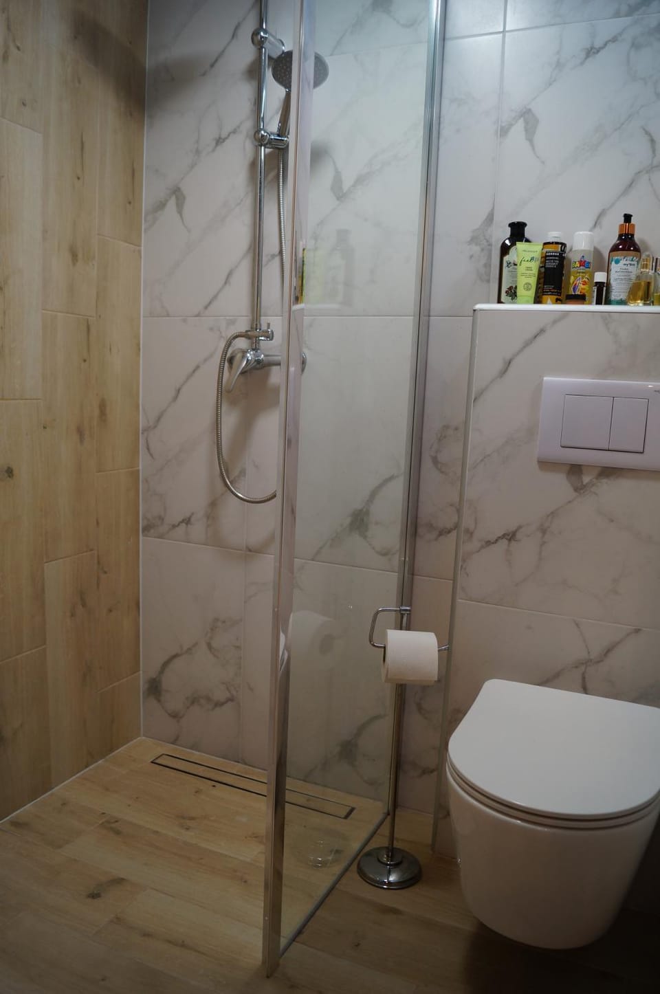 Shower, Toilet, Bathroom
