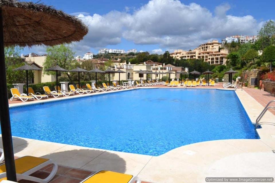 Pool view, Swimming pool, sunbed