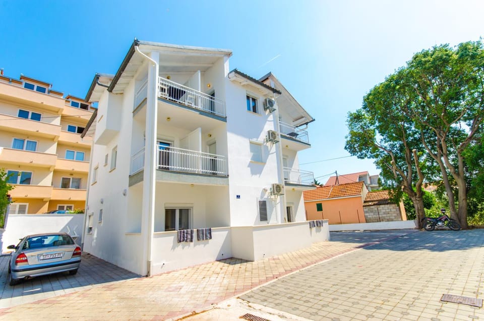 ADRIA Apartment in Okrug Gornji