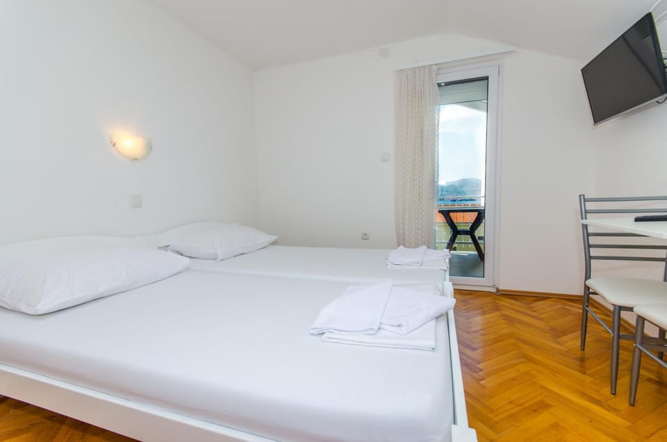 ADRIA Apartment in Okrug Gornji