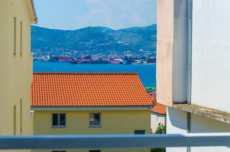 ADRIA Apartment in Okrug Gornji