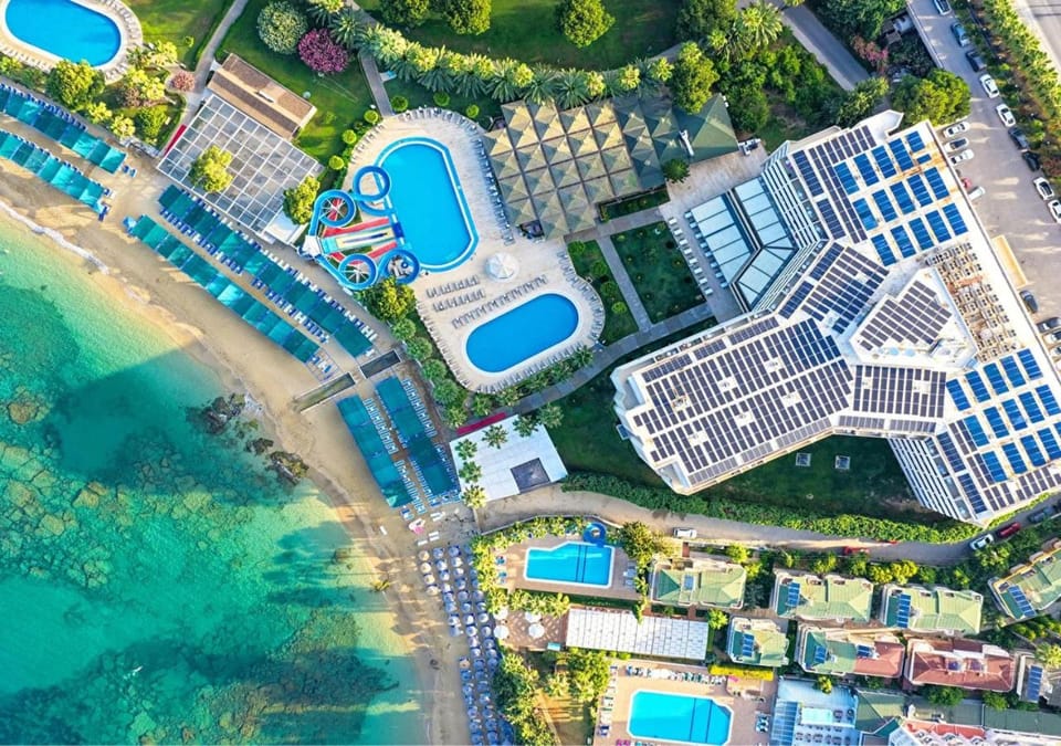Property building, Swimming pool