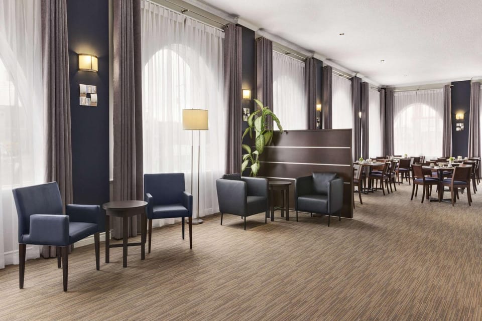 Restaurant/places to eat, Dining area
