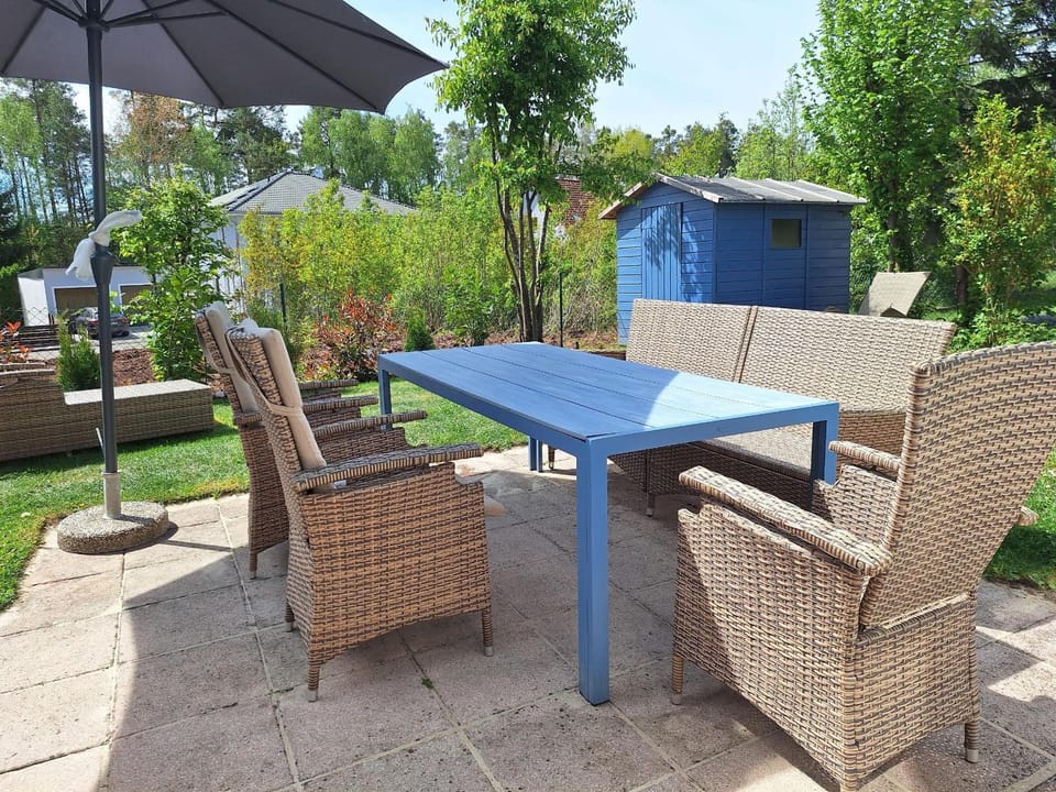 Garden, Dining area