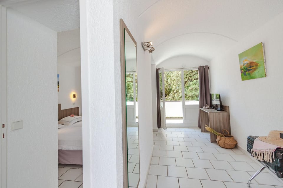 CAPSUD, La Garde-Freinet Apartment in French Riviera