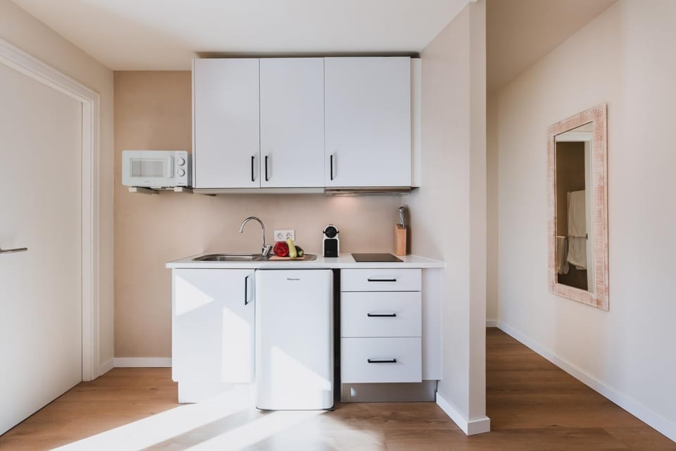 Kitchen or kitchenette