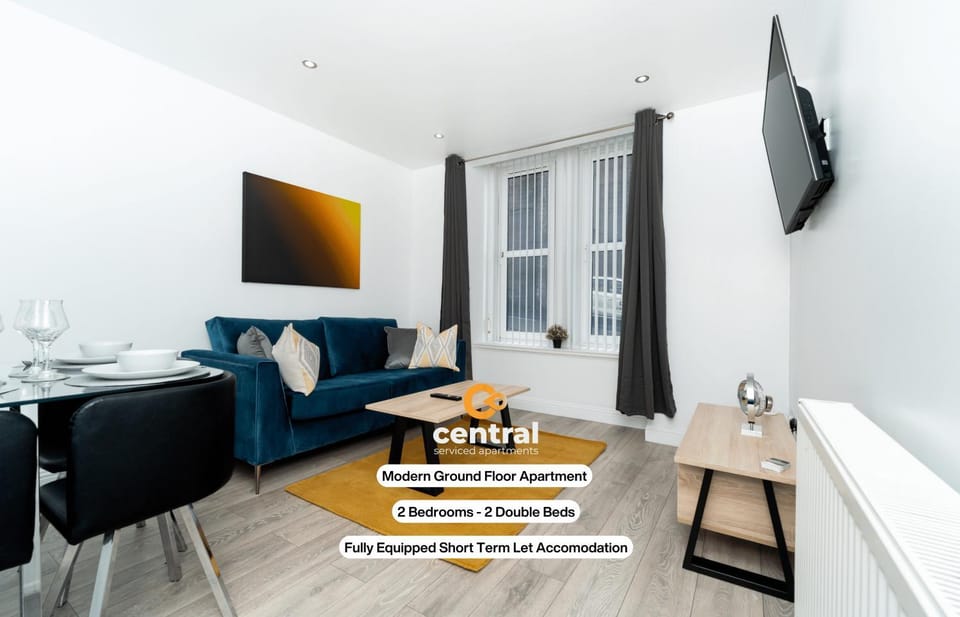 Communal lounge/ TV room, Bed, TV and multimedia, Living room, Photo of the whole room, Seating area, Dining area, Evening entertainment, Bedroom