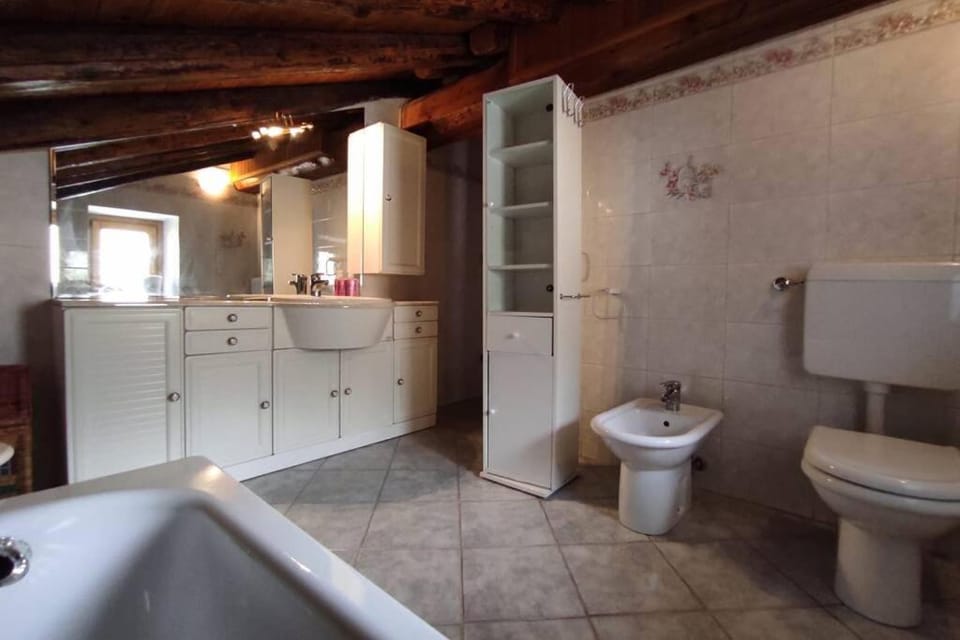 Casa vacanze Monica ' s house Apartment in Aosta Valley, Italy