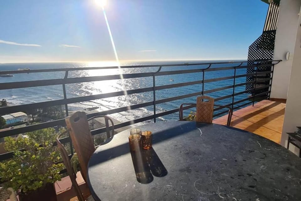 APARTAMENTO LUJOSO y MODERNO VISTAS PANORAMICAS AL MAR Apartment in Marbella