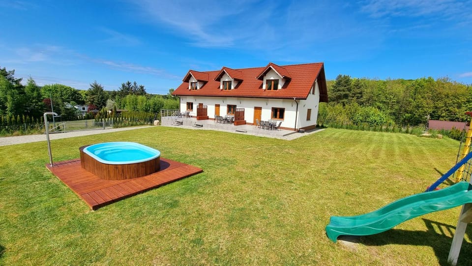 Property building, Spring, Day, Night, People, People, People, Natural landscape, Winter, Summer, Garden, Garden, Balcony/Terrace, Balcony/Terrace, Seating area, Autumn, On site, Garden view, Garden view, Area and facilities, Area and facilities, Area and facilities, Swimming pool, Entertainment, Entertainment, Seasons, Time of day, Sunrise, Sunset, children, children, children, young children, young children, young children, older children, older children, older children, group of guests, group of guests, group of guests, Family, Family, Family