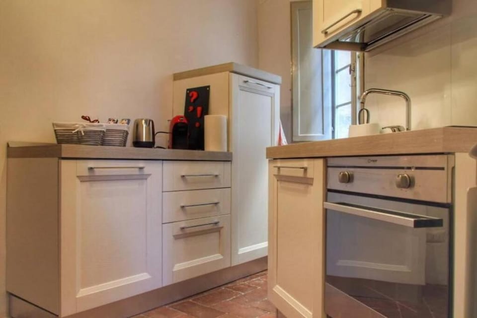 Kitchen or kitchenette, minibar, pet friendly, stove