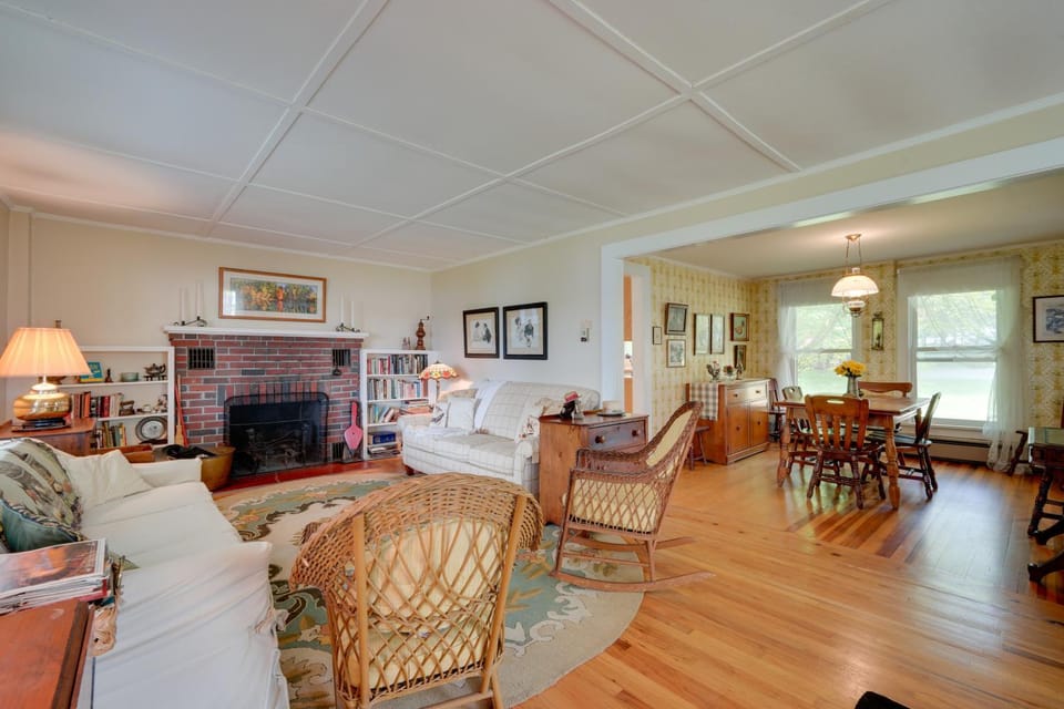 Waterfront Schroon Lake Home w/ Boat Dock! House in Schroon Lake