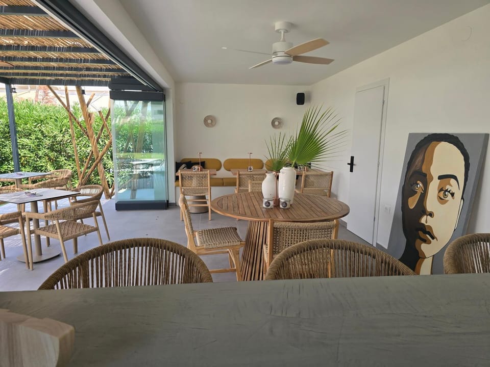 Lobby or reception, Dining area