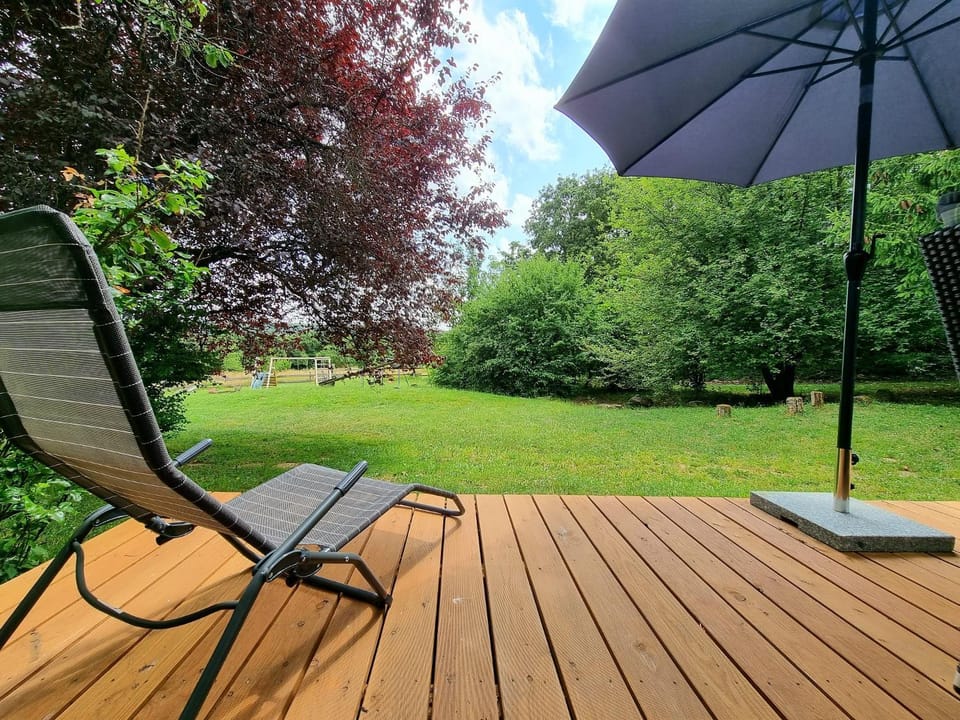 View (from property/room), Balcony/Terrace, sunbed