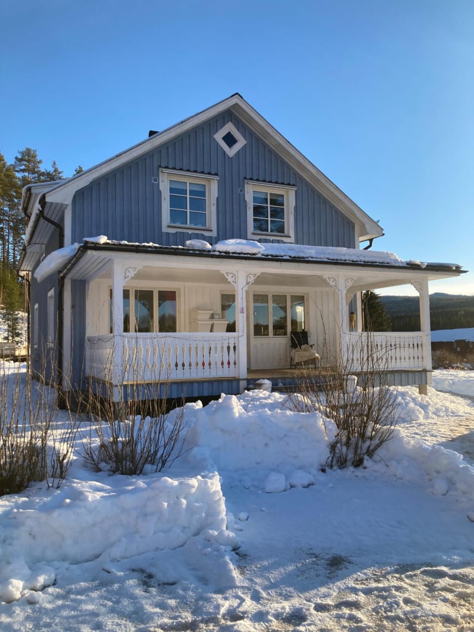 Property building, Day, Winter