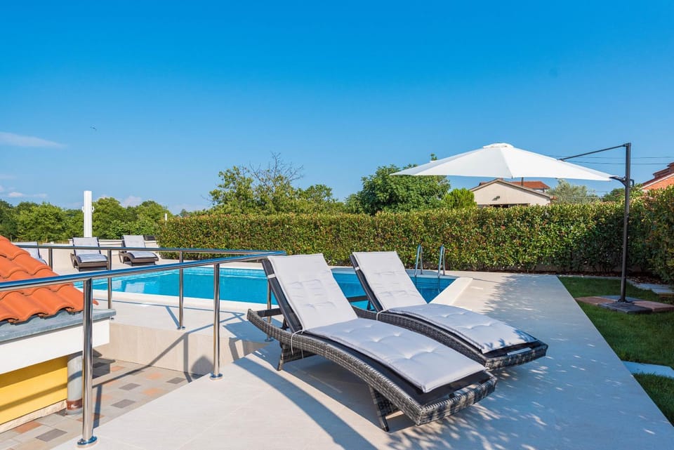 Pool view, Swimming pool