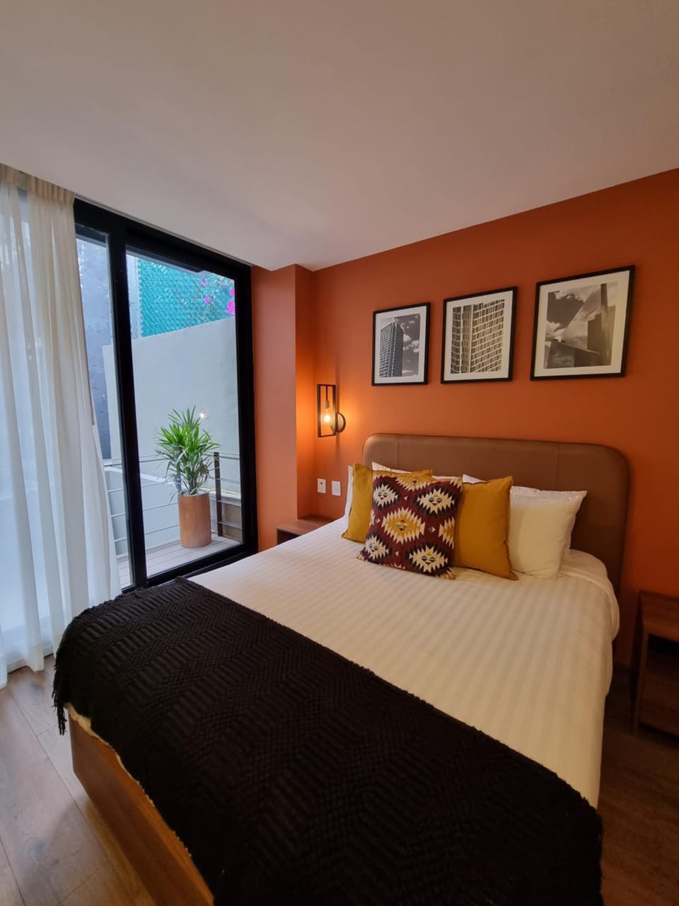 Bed, Photo of the whole room, Bedroom