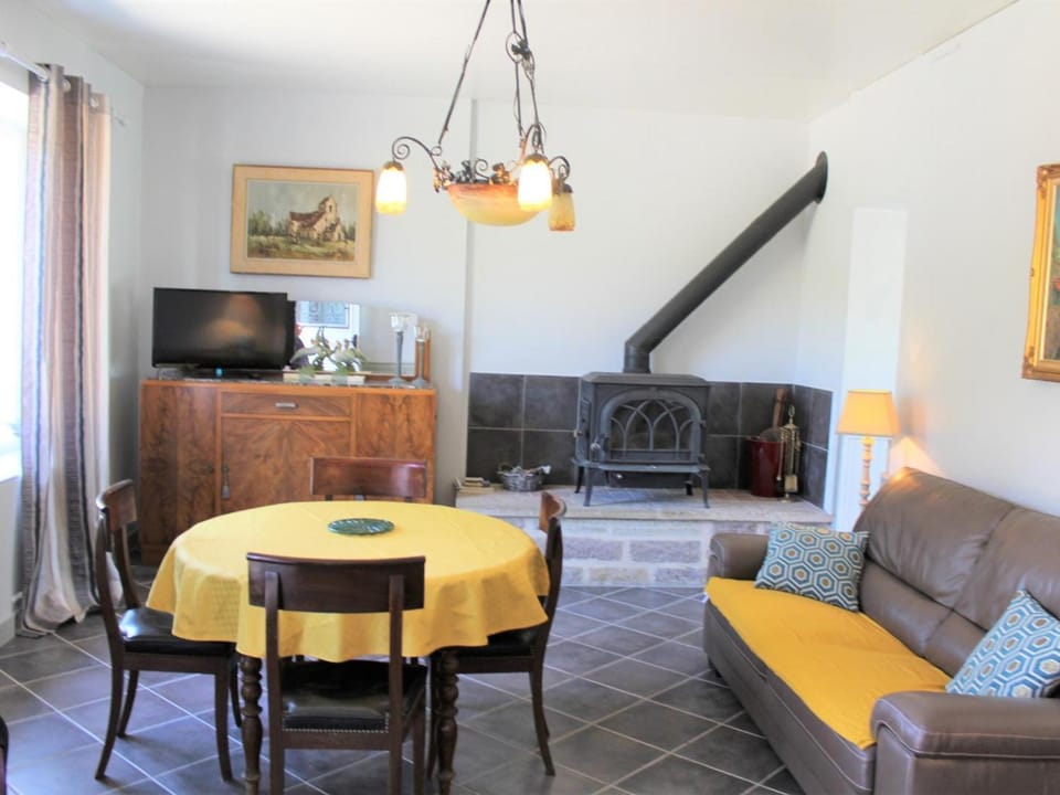 Maison mitoyenne charme XIXe avec jardin en Dordogne - FR-1-616-195 House in Nouvelle-Aquitaine