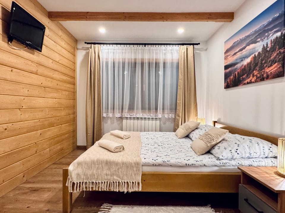 TV and multimedia, Photo of the whole room, Bedroom, towels