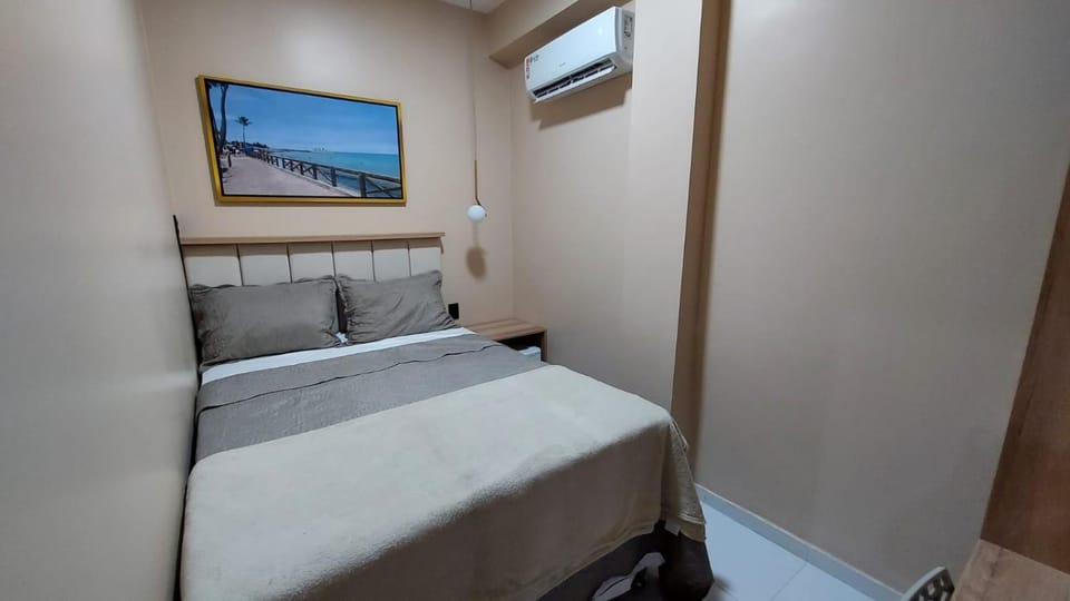 Bed, Photo of the whole room, Bedroom, air conditioner