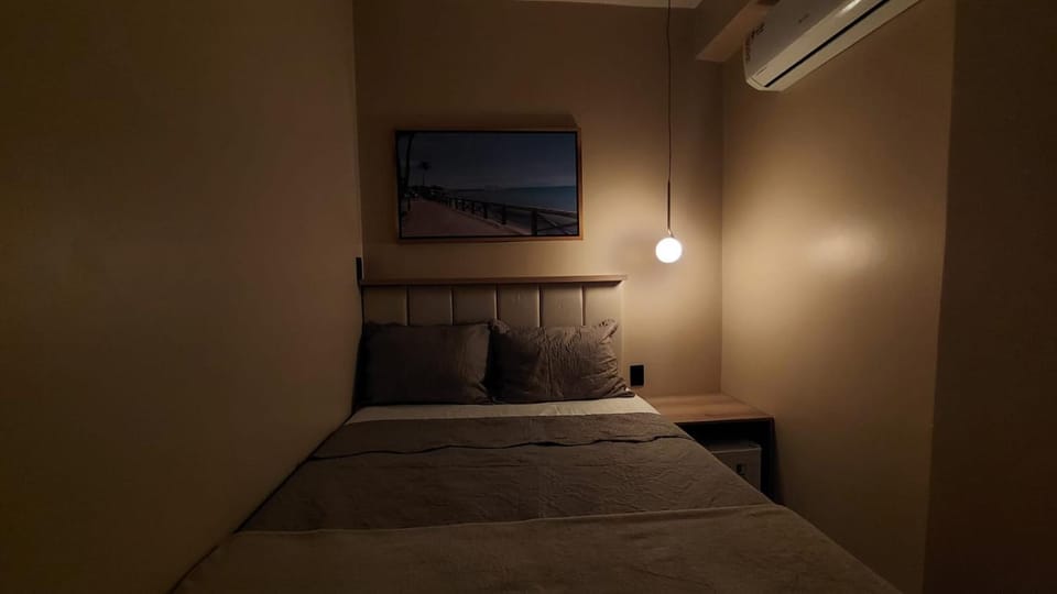 Bed, TV and multimedia, Photo of the whole room, Bedroom, air conditioner