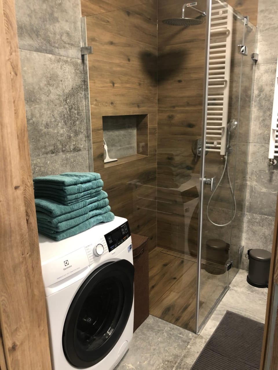 Shower, Bathroom, washing machine