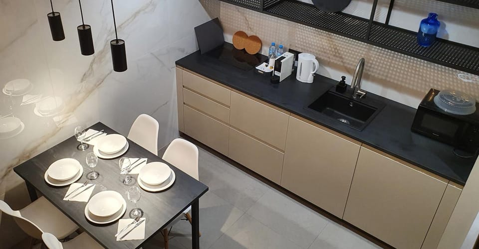 Kitchen or kitchenette