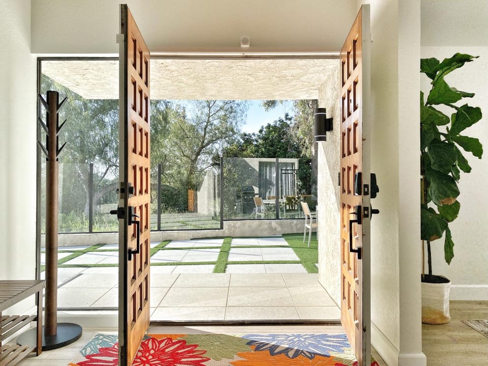 Patio, Facade/entrance, Garden, View (from property/room), Balcony/Terrace, Garden view