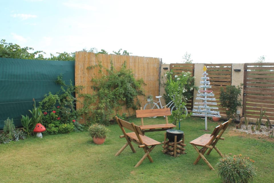 Patio, Garden, sunbed