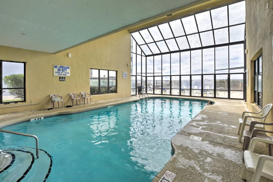 Beachfront Bliss! Condo in North Myrtle Beach House in Crescent Beach