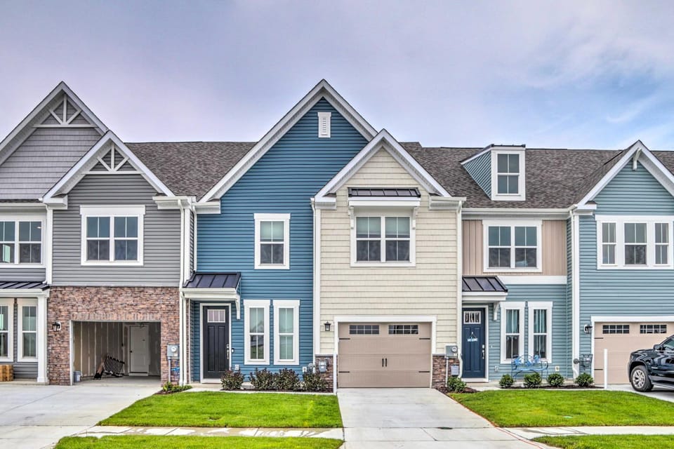 4 Mi to Bethany Beach: Townhome w/ Screened Porch House in Millville
